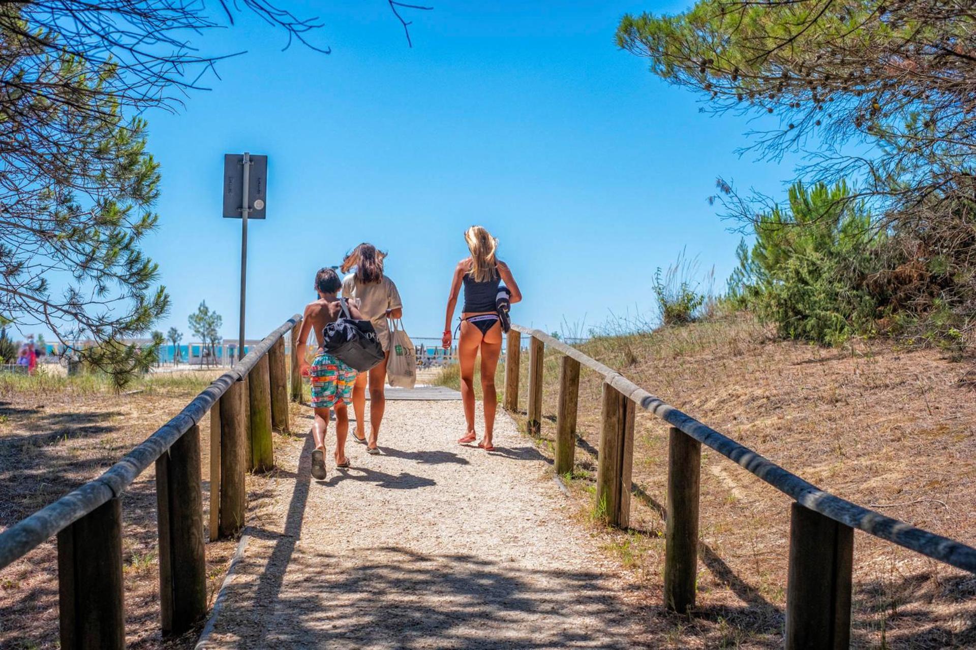 Costa Rica Bibione Eco Resort ภายนอก รูปภาพ